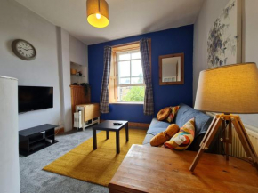 The Edinburgh City - Top Floor 2 Bedroom Apartment